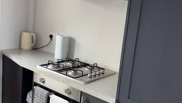 Frigorífic, microones, forn i placa de cuina