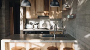 Bungalow Cao cấp, quang cảnh vườn | Bếp riêng | Dụng cụ pha espresso, ấm điện 