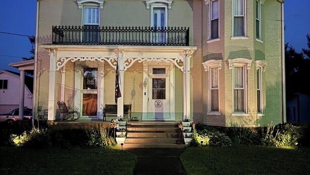 Exterior - B&B, Book 1 or 2 of the extra bedrooms. Access to other areas available. (Dover)