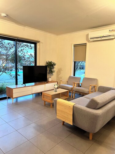 Cozy Retreat@Melbourne Airport
