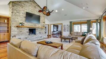 TV, fireplace, offices