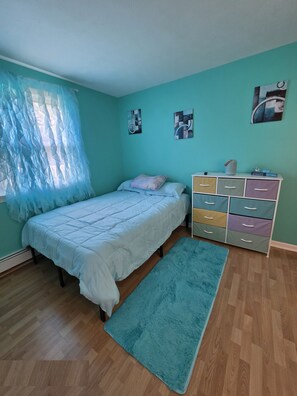 3 quartos, ferros/tábuas de passar roupa, Wi-Fi, roupa de cama