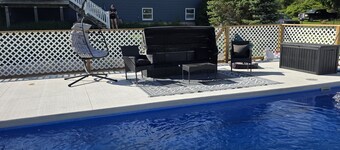 Perfect 3-bedroom house with heated pool in charming Kennebunk