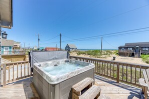 Outdoor spa tub - New Listing:  Ocean views & ocean breeze, vacation @ Our Island In The Sun (Kitty Hawk)