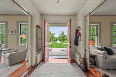 The Belden House - WALK to Tanglewood !