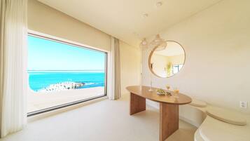 Family Suite, Ocean View | Laptop workspace, blackout drapes, free WiFi
