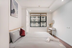Business Apartment, 2 Bedrooms, City View, Tower | Desk, blackout curtains, iron/ironing board, free WiFi -  Vinhomes D'Capitale Luxury Apartment - Brian Homes (Cau Giay)