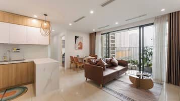 Business Apartment, 2 Bedrooms, City View, Tower | Living area
