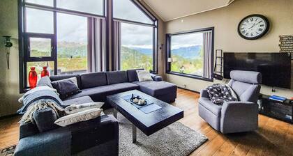 Lovely home in Skare with WiFi
