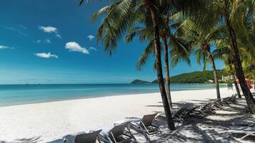 Beach nearby, white sand, free beach shuttle, sun-loungers