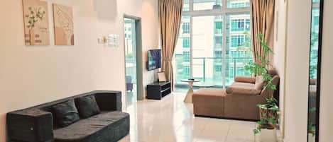 Junior Apartment, Garden View | Living area