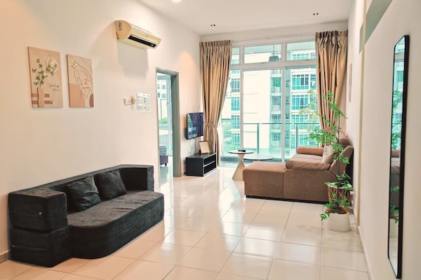 Junior Apartment, Garden View | Living area