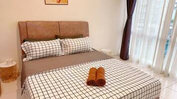 Iron/ironing board, free WiFi