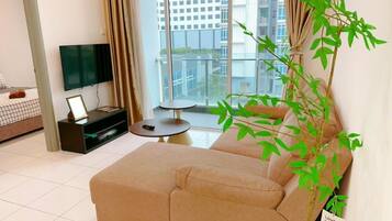Junior Apartment, Garden View | Living area