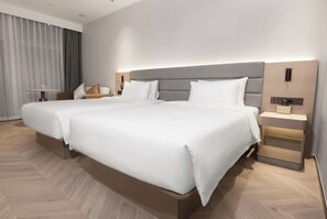 Kamar Twin Eksekutif | Meja kerja, tirai kedap cahaya, setrika/meja setrika, dan Wi-Fi gratis