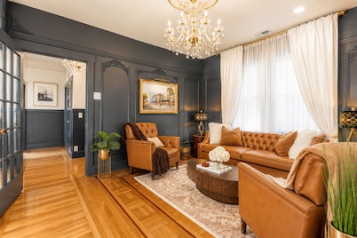 Steps from Ghirardelli Square • 4BR with Sauna, Arcade & Private Deck