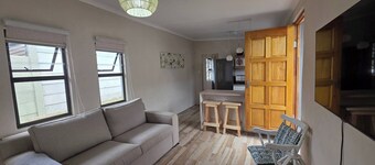 Tranquil 1-bedroom Apartment Near Gonubie Beach