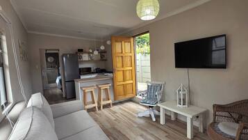 Apartamento, 1 quarto, acessível, para fumantes | Sala de estar