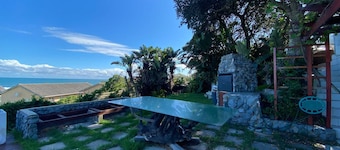 Serene Coastal Retreat With Private Pool in Amatola