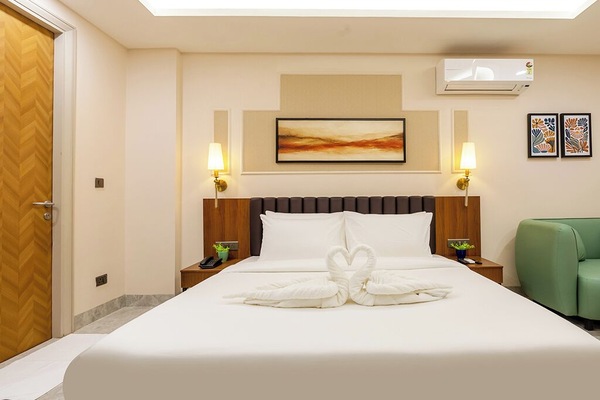 Superior Room, City View | In-room safe, desk, laptop workspace, WiFi (free)