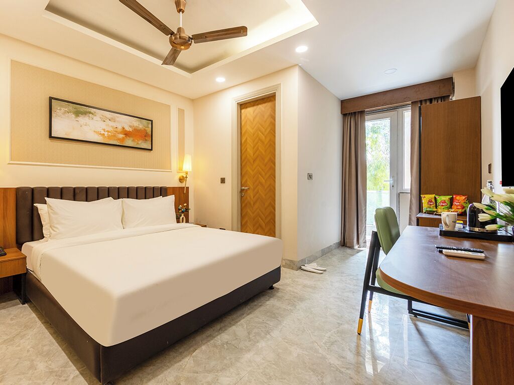 In-room safe, desk, laptop workspace, free WiFi