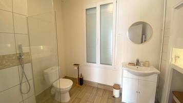 Bruser, hÄndklÊder, SÊbe, Toiletpapir