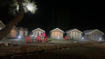 Deluxe Room, Hill View | Outdoor dining