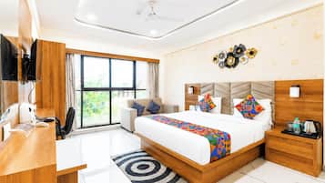 Executive Double Room, Multiple Beds, Air conditioning | Hypo-allergenic bedding, desk, soundproofing, free WiFi