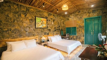 Desk, laptop workspace, free WiFi
