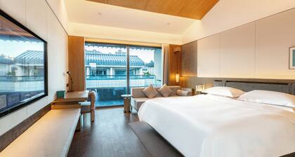 Luoyang Huamao Chunsong Hotel