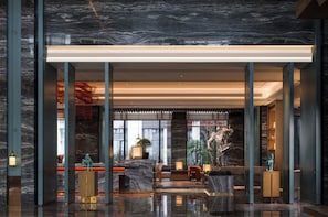 Lobby - Luoyang Huamao Chunsong Hotel (Luoyang)