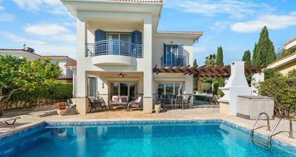 Villa Latchi Marina 3 - a villa that sleeps 6 guests in 3 bedrooms