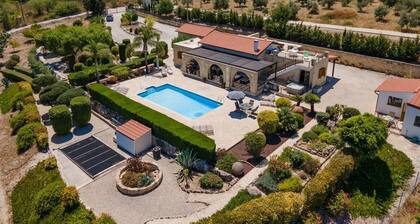 Villa Soteria - sleeps 8 guests in 4 bedrooms