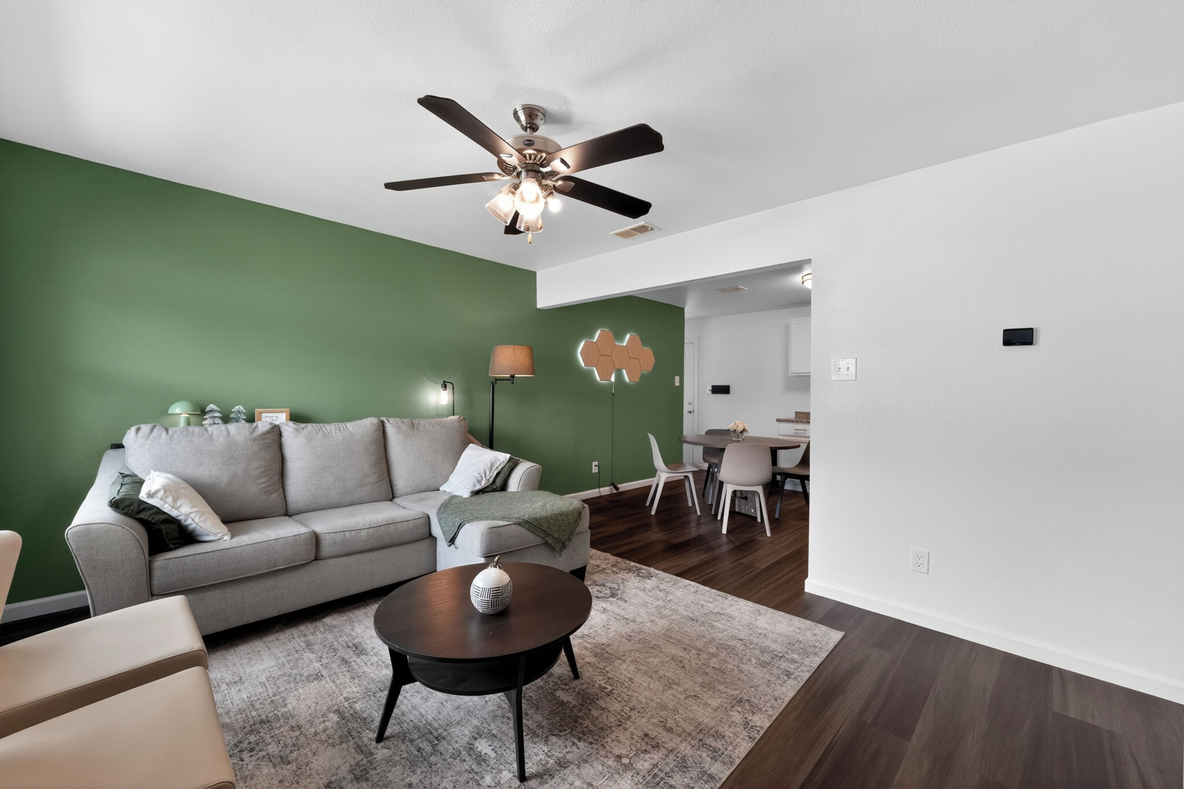 10 Min To World Cup Stadium, 3br Cozy Home In Grand Prairie - Grand Prairie, TX