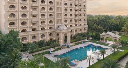 Laxminarayan Palace Hotel by ROHL