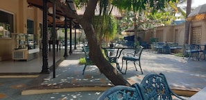 Outdoor dining - Laxminarayan Palace Hotel by ROHL (Vadodara)