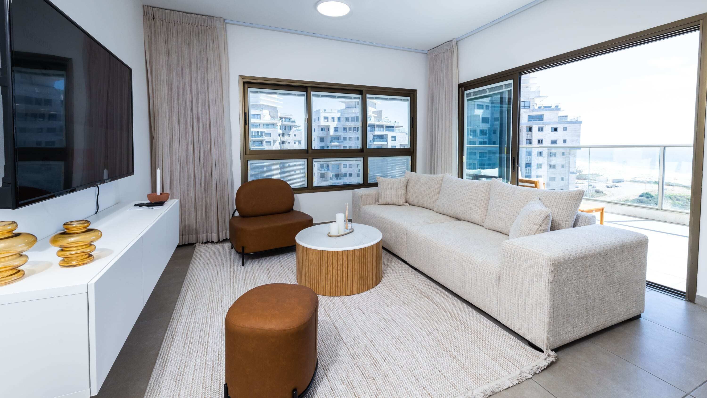 Apartment, Balcony, Sea View | Living area