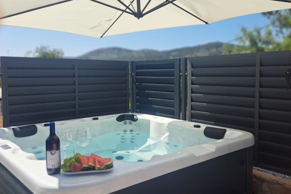 House (Four Bedroom Villa with Terrace) | Outdoor spa tub