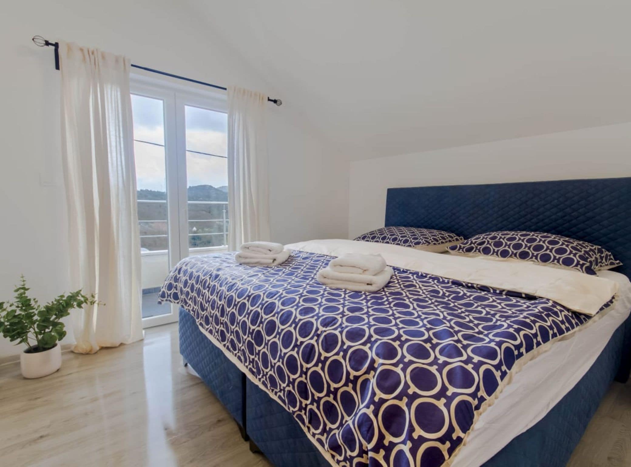 2 bedrooms