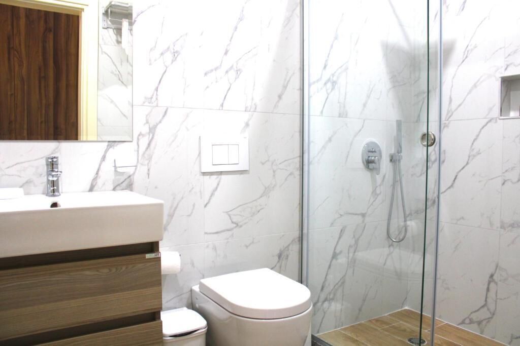 Comfort Double Room, Balcony, Pool View | Bathroom