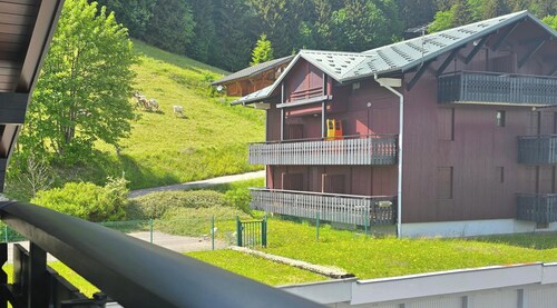 Studio sur les pistes et chemins de randonnée.  Idéal couple.