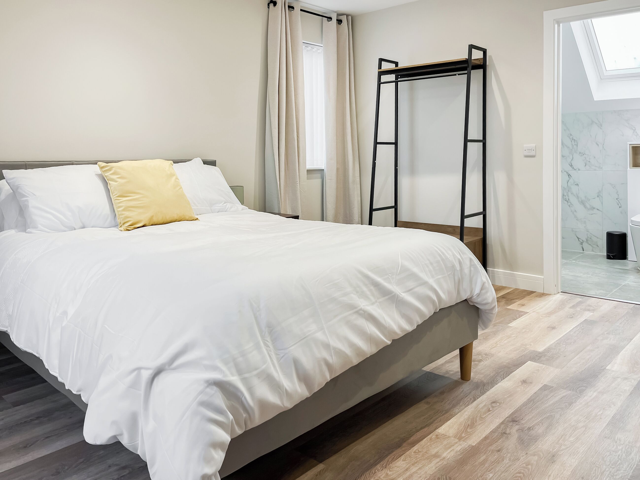 4 bedrooms, free WiFi, bed sheets