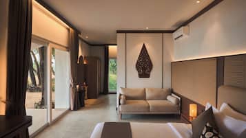 Suite, Lagoon View | Desk, laptop workspace, free WiFi
