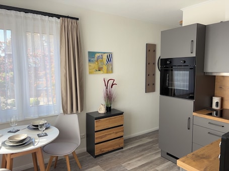 Private kitchen. Newly furnished modern vacation studio no. 5 in Wöhrden near Büsum