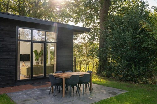Vacation Home with Charming Porch