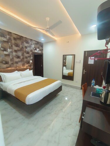 HOTEL MOUNT KAILASH