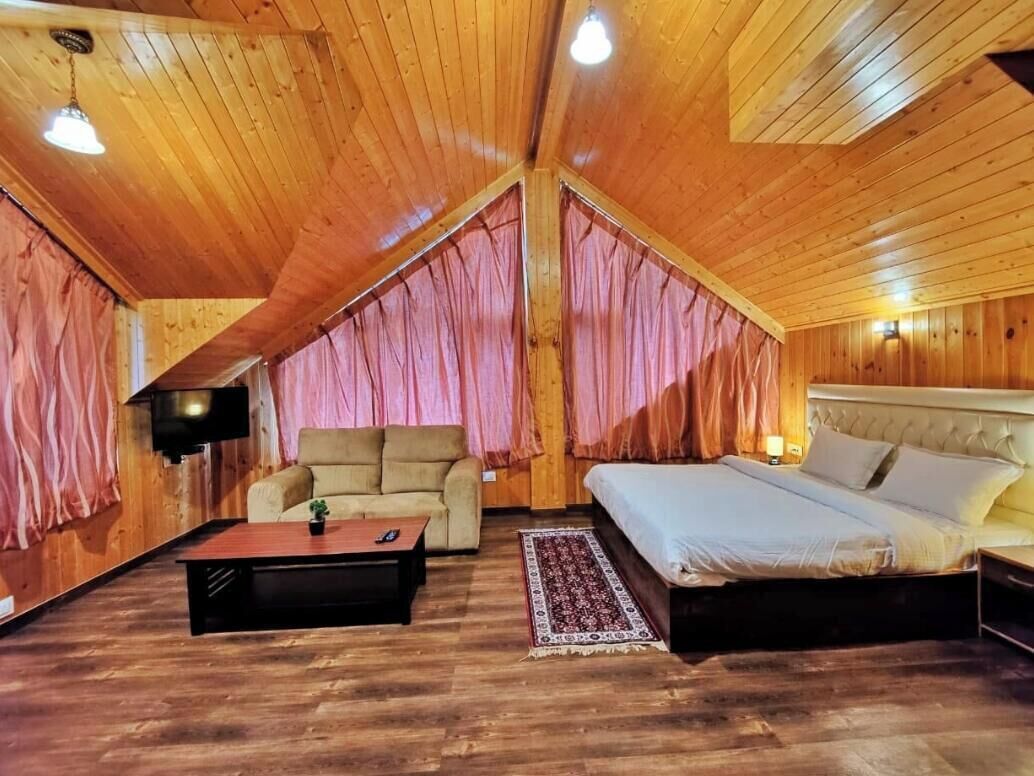 Hampta Suite With Balcony