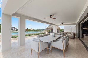 Villa, 5 slaapkamers, privézwembad | Buiten dineren