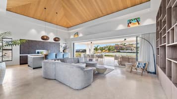 Villa, 5 Bedrooms, Private Pool | Interior
