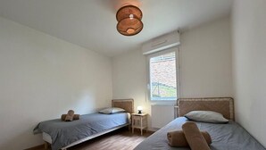 3 soverom, skrivebord, strykejern/-brett og wi-fi (inkludert)